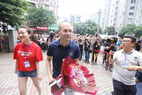 渝媒质疑小白遭法媒驳斥