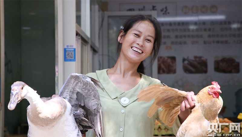 江西德安:你笑起来真好看