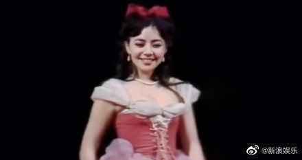 25岁时的宋丹丹好美 网友：迪士尼真公主！
