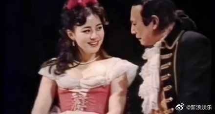 25岁时的宋丹丹好美 网友：迪士尼真公主！