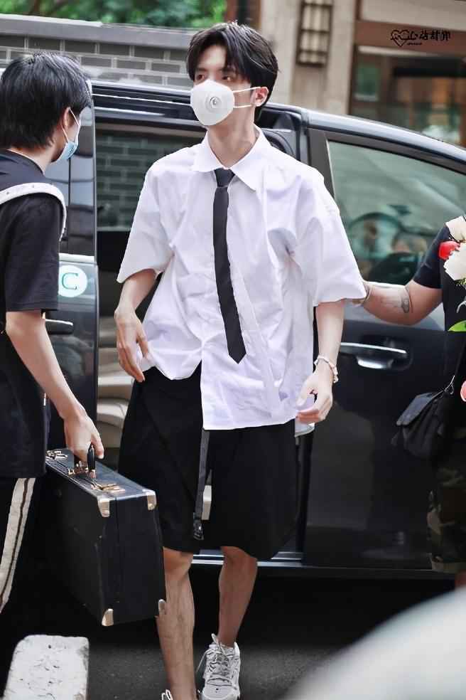 实力唱将or潮流偶像，细数戴口罩也帅气袭人的宝藏男孩！