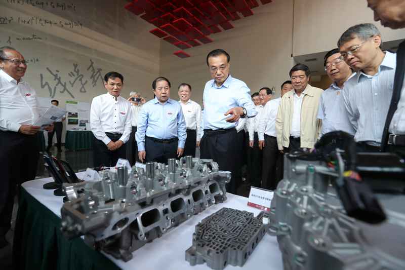  李克强考察上海交大心里装着这件事