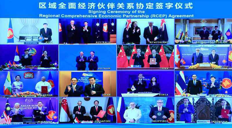  李克强形容这一刻：让人们在阴霾中看到光明和希望