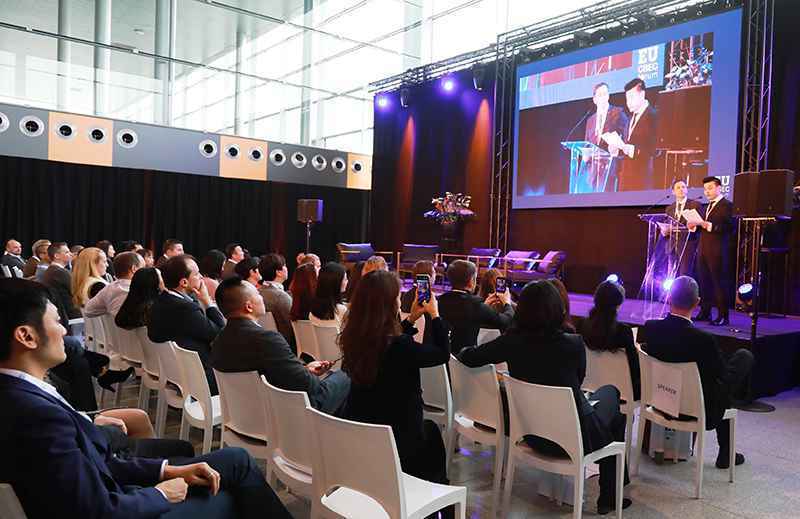  通讯：中欧“空中丝绸之路”“飞”出新天地