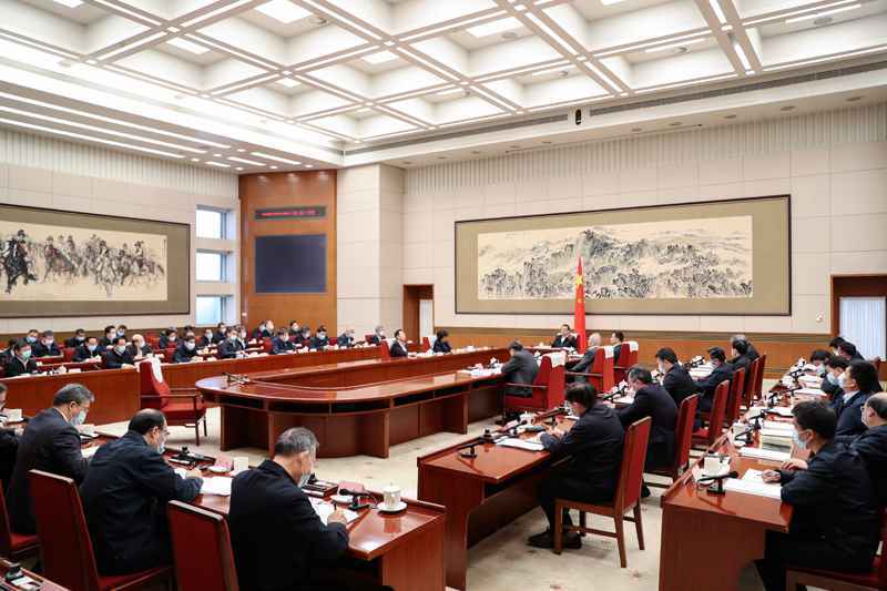  李克强：要使更多科研人员能够沉下心来、潜心向学、埋头苦干