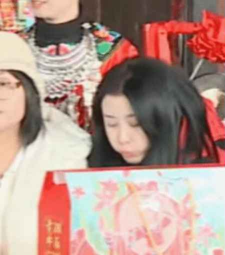 赵小棠直播中途干呕是怎么回事？赵小棠直播时强忍干呕令人心疼