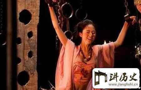 古代阴刑太残忍：女子扒光赤身裸体骑木驴