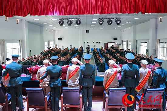 两代“最可爱的人”传接敢打必胜精神“接力棒”