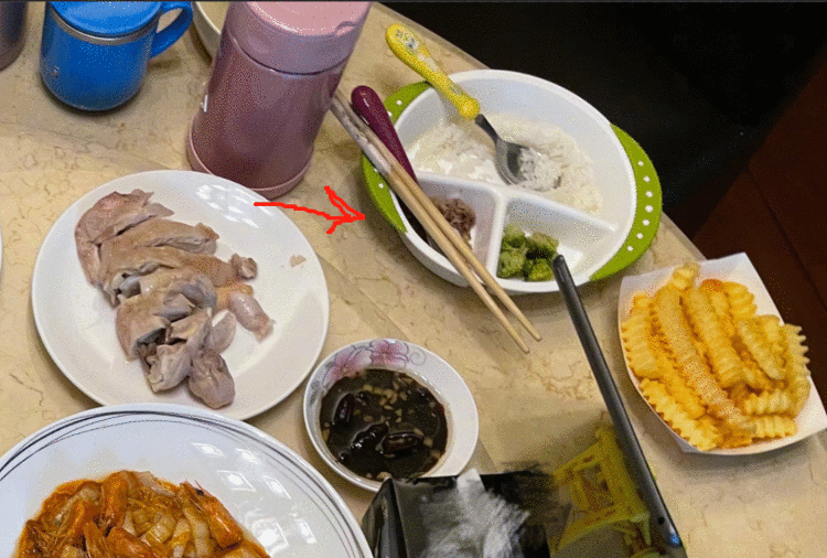 全家团圆？黄晓明秀厨艺，儿子小海绵餐具抢镜