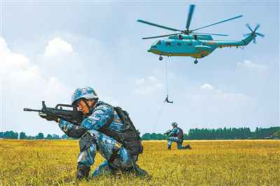 海军陆战队某旅组织空地协同演练