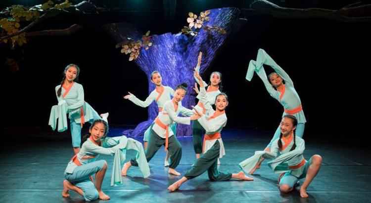 中华传统文化起源系列儿童剧《比翼鸟》在京演出