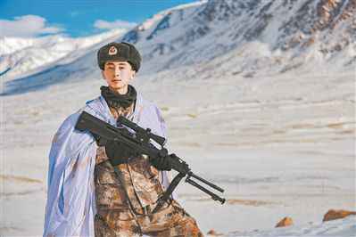 雪山上，我们向党旗宣誓