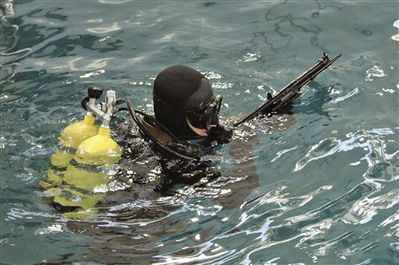 探秘俄“战斗蛙人”部队