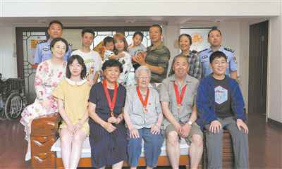 一名百岁老兵的幸福家庭