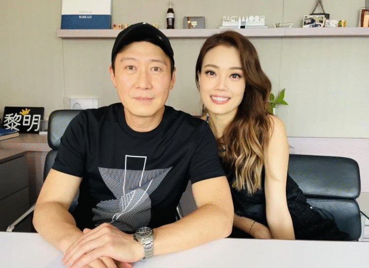 容祖儿晒合照为黎明打call 后台同框秒变小迷妹