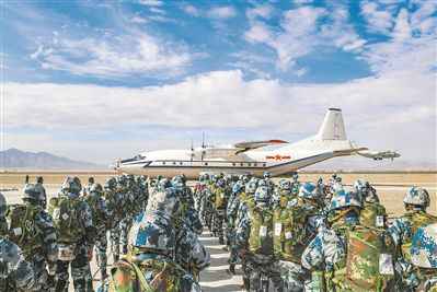 空降兵某旅高原地域组织空降空投训练
