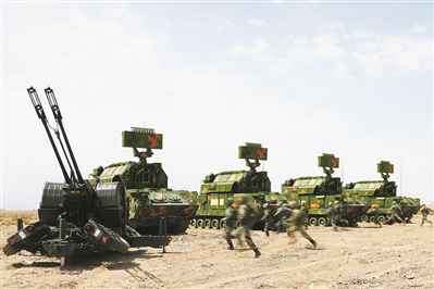 东部战区陆军某旅防空营开展跨昼夜实弹演练