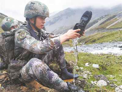 三名新兵的第一次高原巡逻