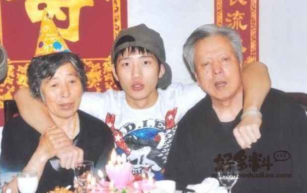 起底井柏然身世经历 井柏然是如何进入娱乐圈发展的