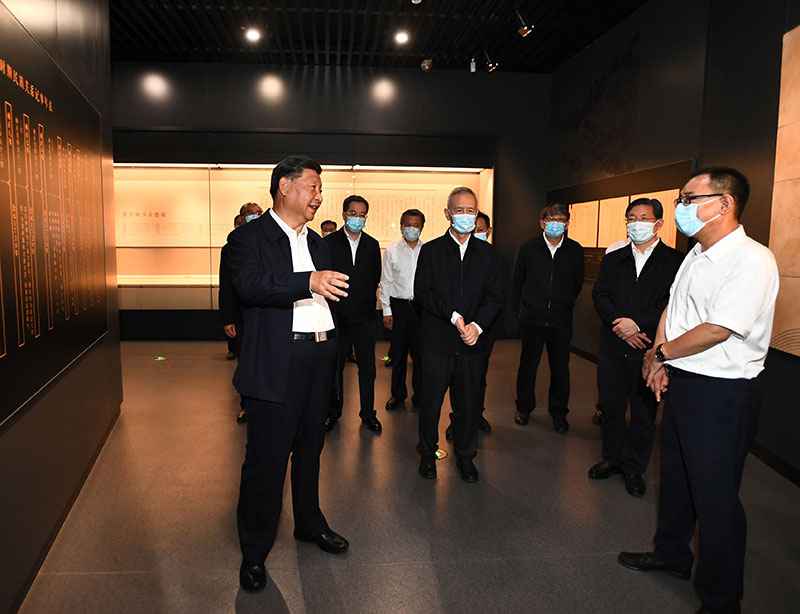  习近平在河北承德考察时强调：贯彻新发展理念弘扬塞罕坝精神 努力完成全年经济社会发展主要目标任务