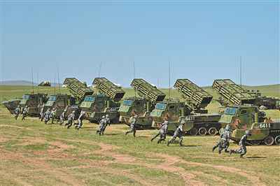 第82集团军某合成旅开展多兵种实弹演练