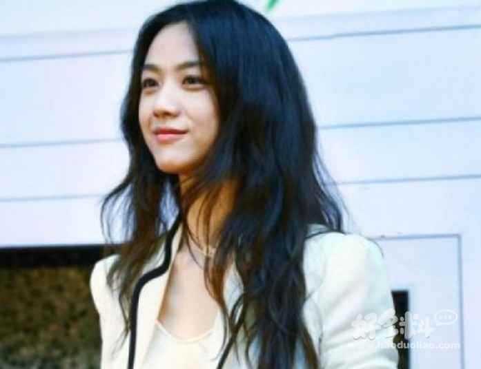 哪些女星长一张清纯脸却走性感风 女星为何偏爱性感风