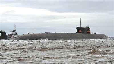 俄海军特种核潜艇“浮出水面”
