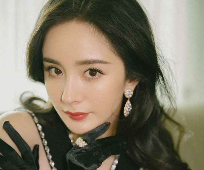 哪些女艺人算顶流排前三的都有谁 她们有哪些精彩作品