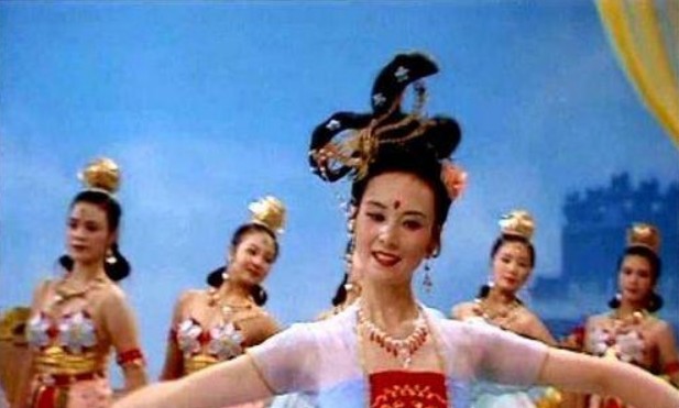 邱佩宁个人资料年龄多大 她的嫦娥像极了不食烟火的仙女