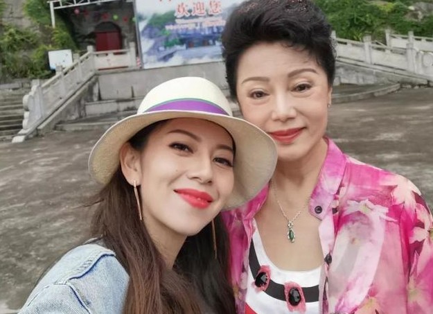 早期候玉婷个人图片流出 年轻时的她是广东台一姐